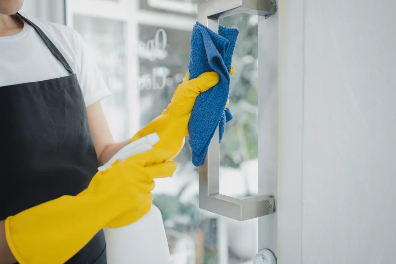 Cleaning high-touch door handle in Rhode Island